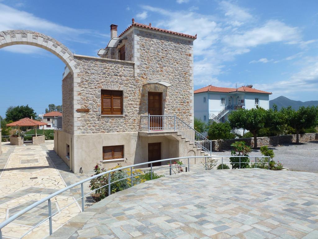 Karantonis House Apartman Leonídio Kültér fotó