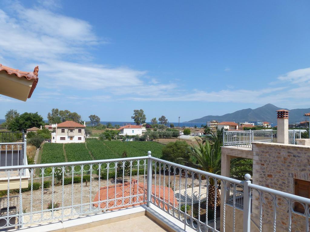 Karantonis House Apartman Leonídio Kültér fotó